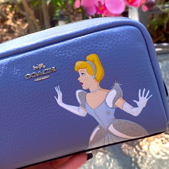 Disney X Coach Boxy Cosmetic Case With Cinderella - Picture 11 of 17